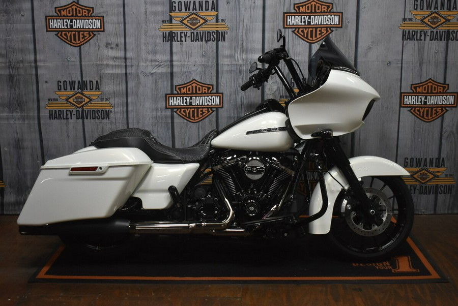 FLTRXS 2018 Road Glide® Special