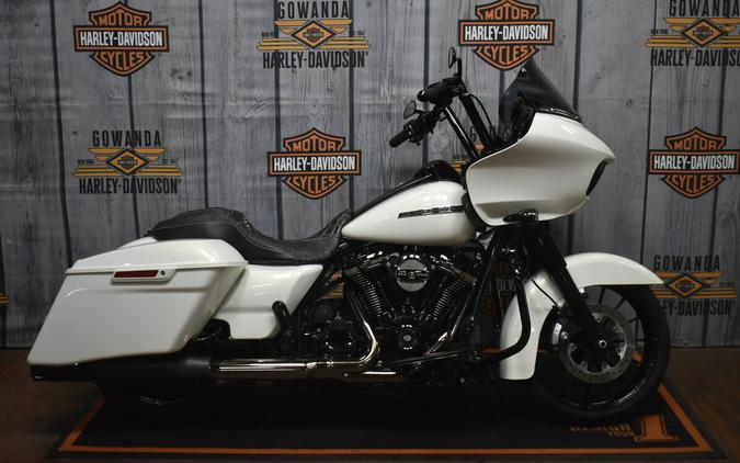 FLTRXS 2018 Road Glide® Special