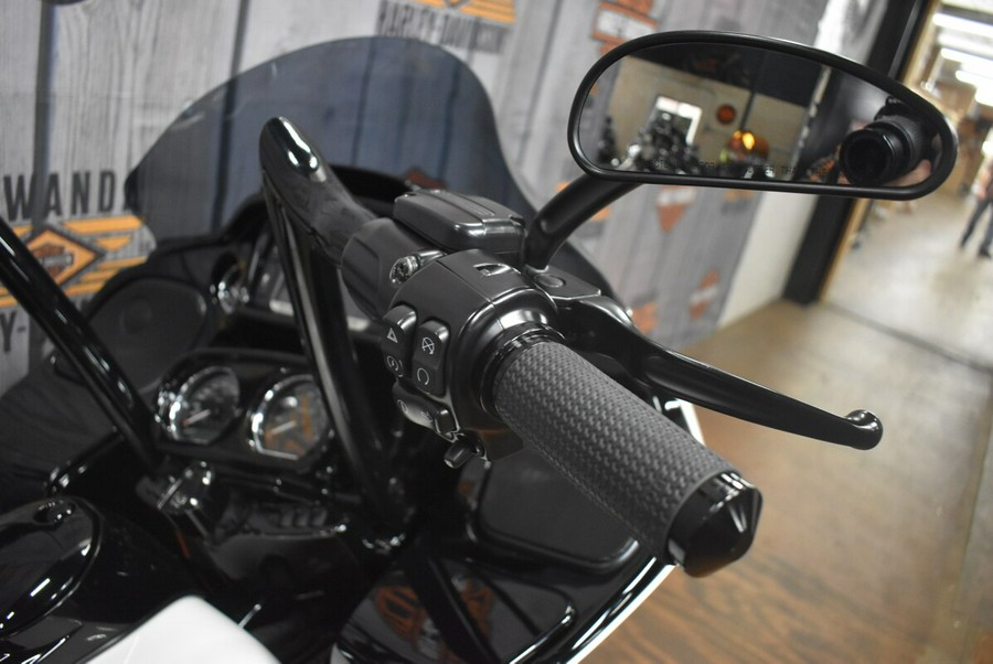 FLTRXS 2018 Road Glide® Special