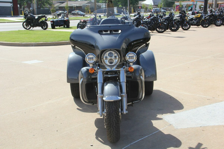 2021 Harley-Davidson Tri Glide Ultra Gauntlet Grey/Vivid Black