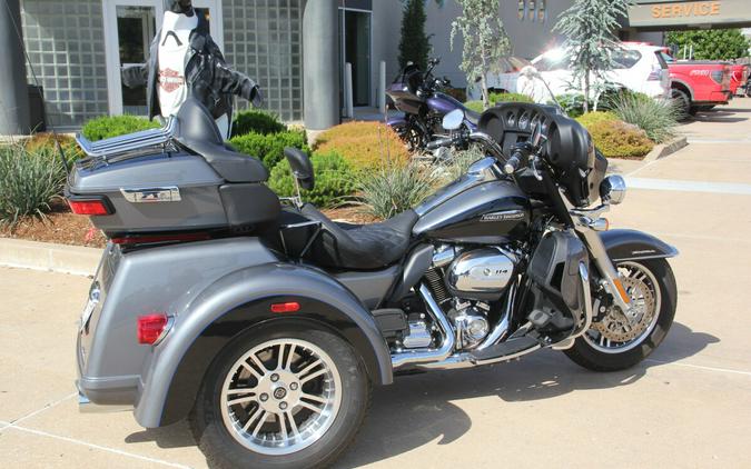 2021 Harley-Davidson Tri Glide Ultra Gauntlet Grey/Vivid Black
