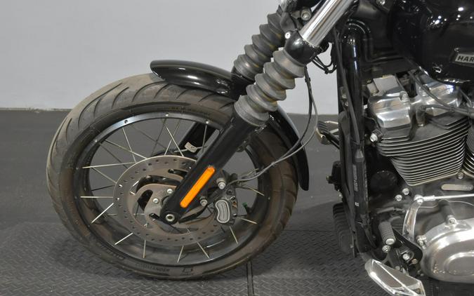 2025 Harley-Davidson Street Bob Vivid Black w/Laced Wheels