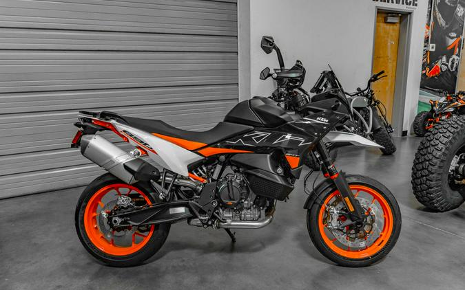 2024 KTM 890 SMT