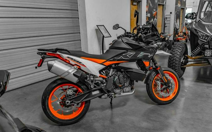 2024 KTM 890 SMT