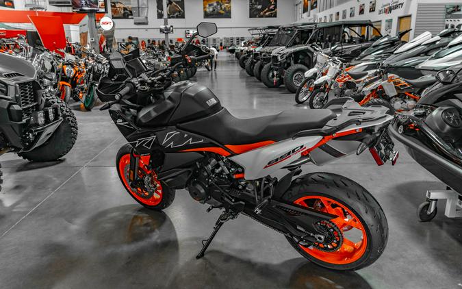 2024 KTM 890 SMT