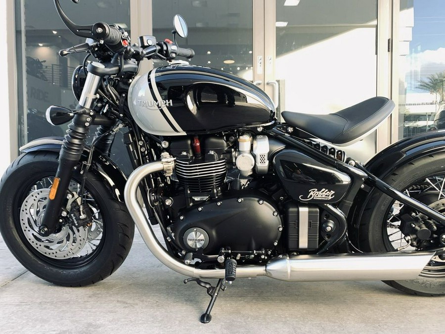 2024 Triumph Bonneville Bobber Jet Black/Ash Gray