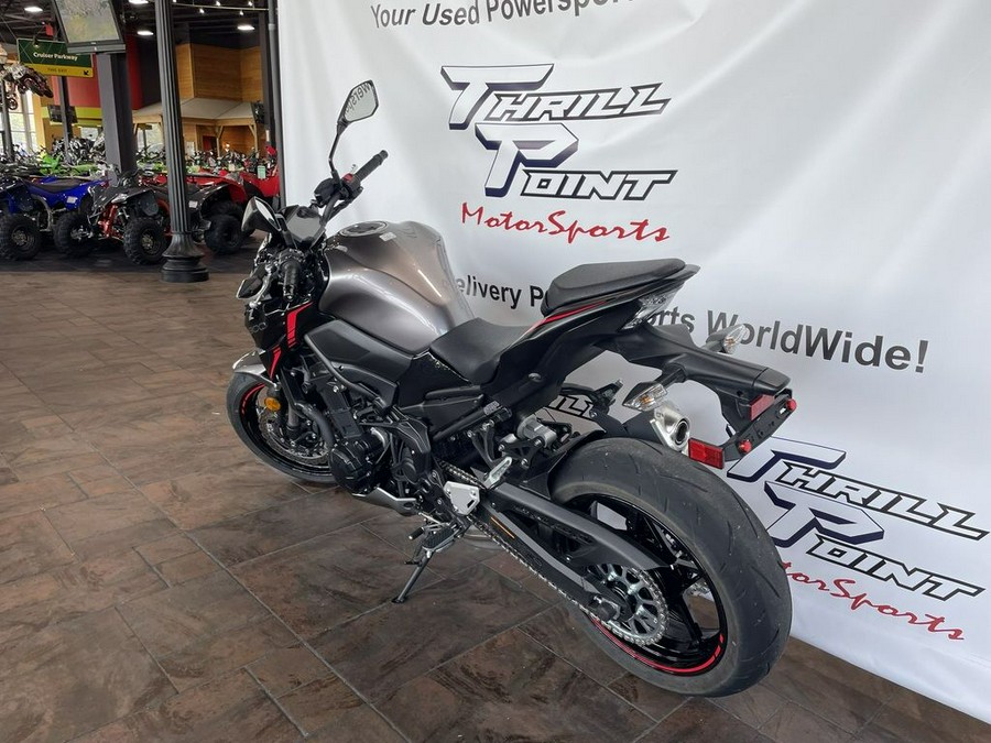 2023 Kawasaki Z900 ABS Metallic Black/Graphite Gray/Flat Black