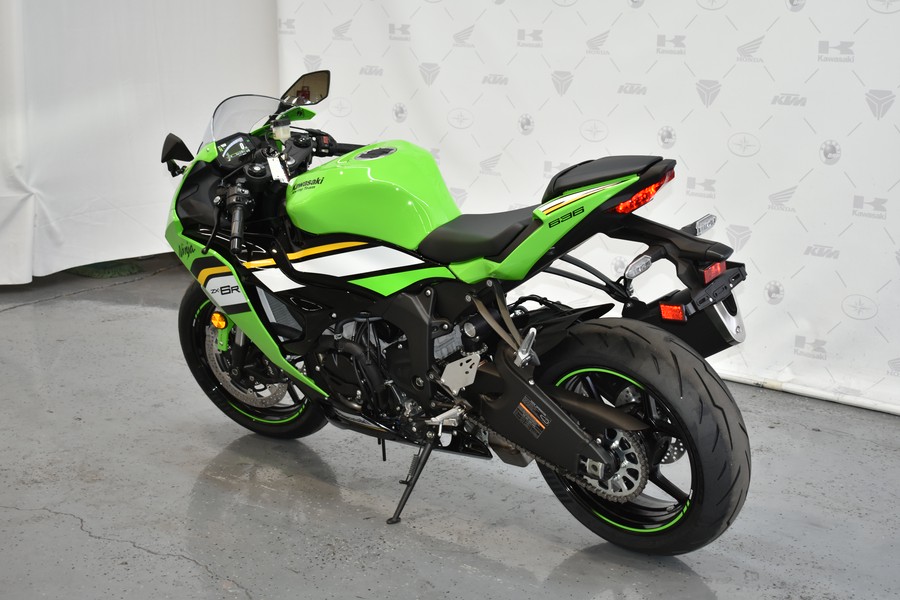 2024 Kawasaki Ninja® ZX™-6R Base