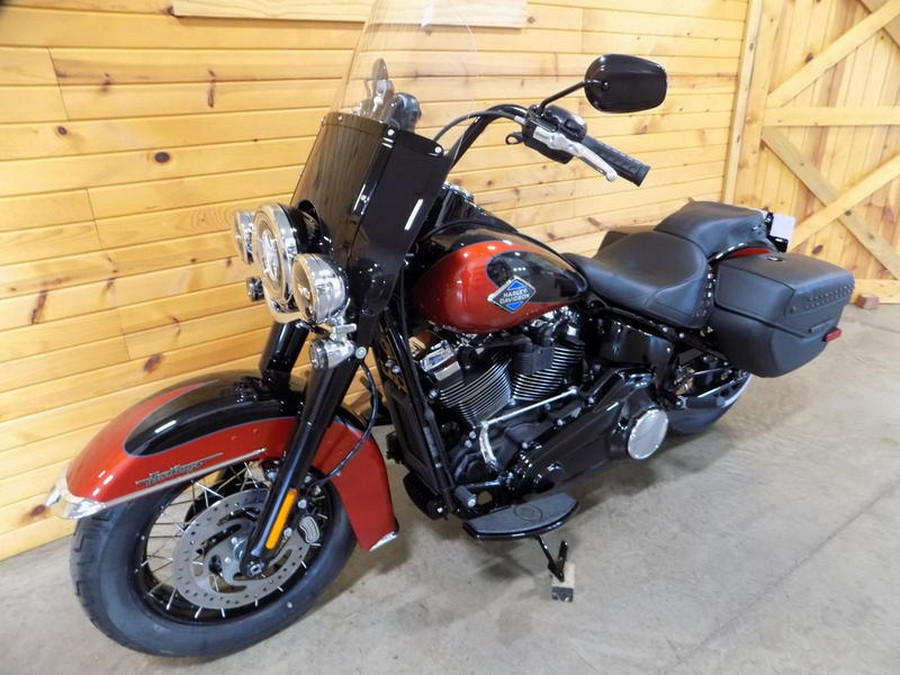 2025 Harley-Davidson® FLHC - Heritage Classic