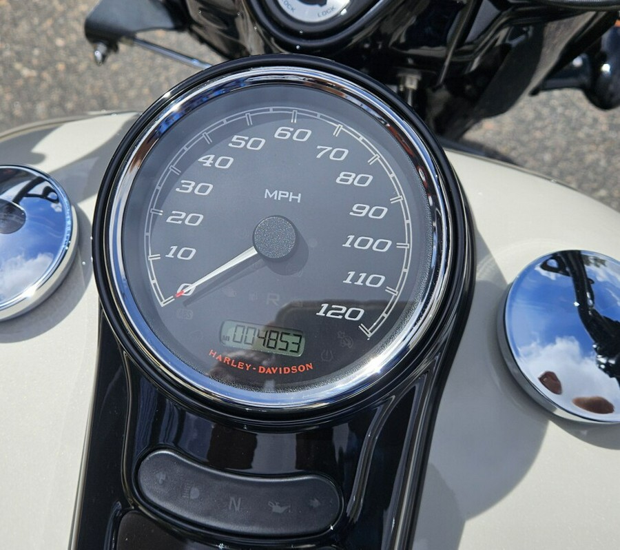 2023 Freewheeler FLRT