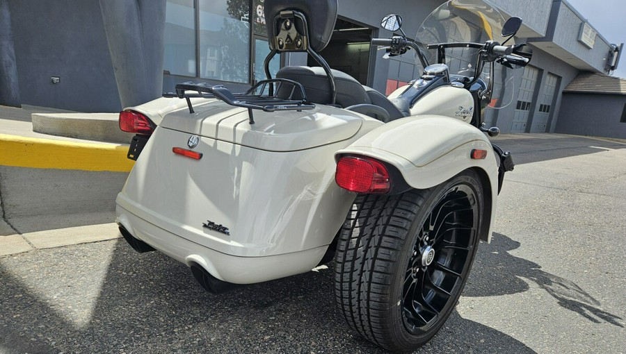 2023 Freewheeler FLRT