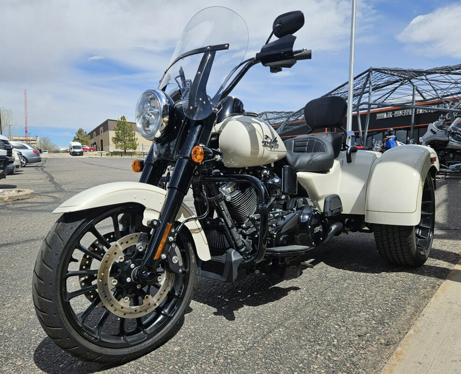 2023 Freewheeler FLRT