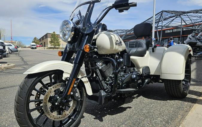 2023 Freewheeler FLRT