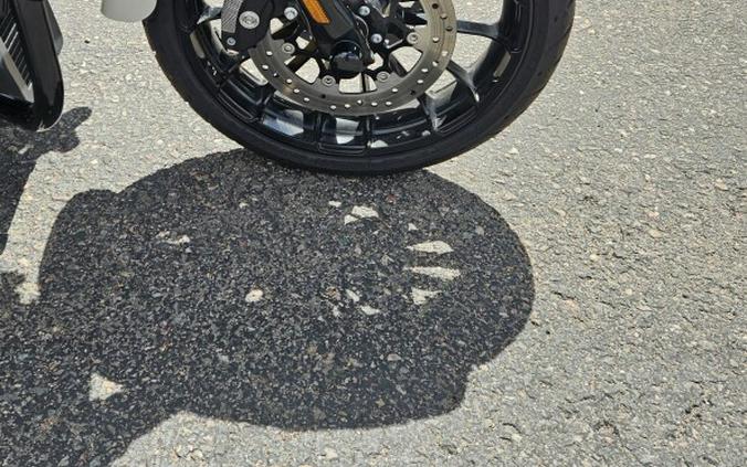 2023 Freewheeler FLRT