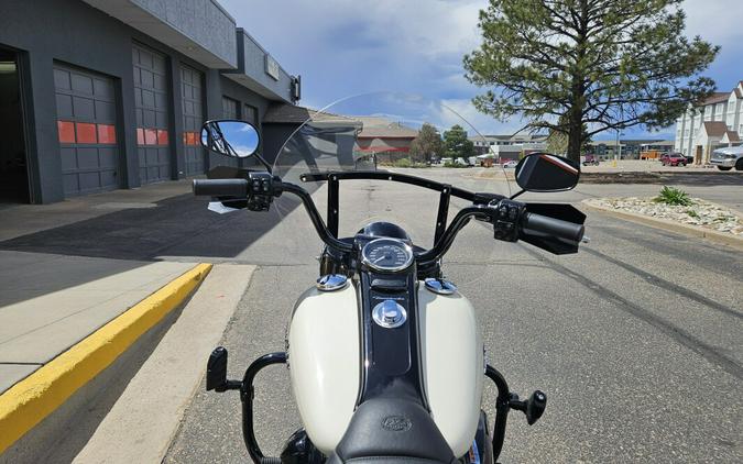 2023 Freewheeler FLRT