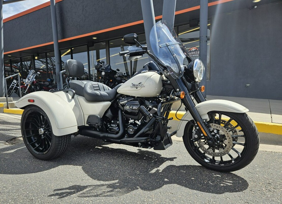 2023 Freewheeler FLRT