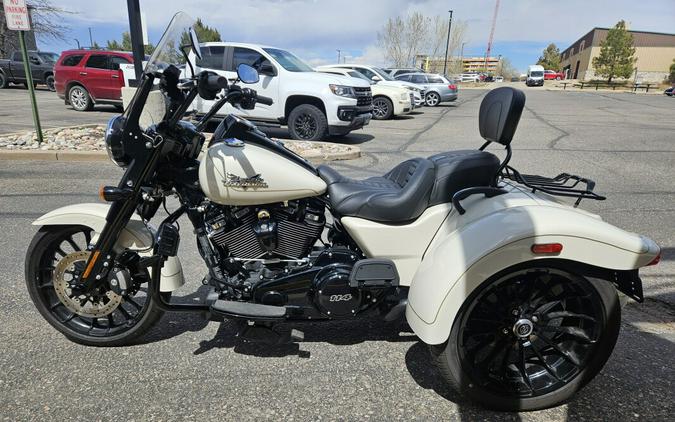 2023 Freewheeler FLRT