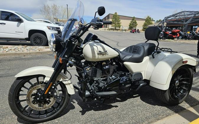 2023 Freewheeler FLRT