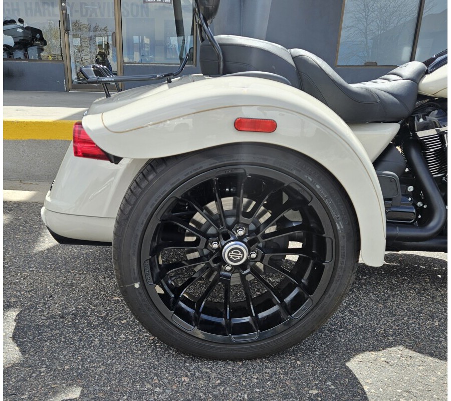 2023 Freewheeler FLRT