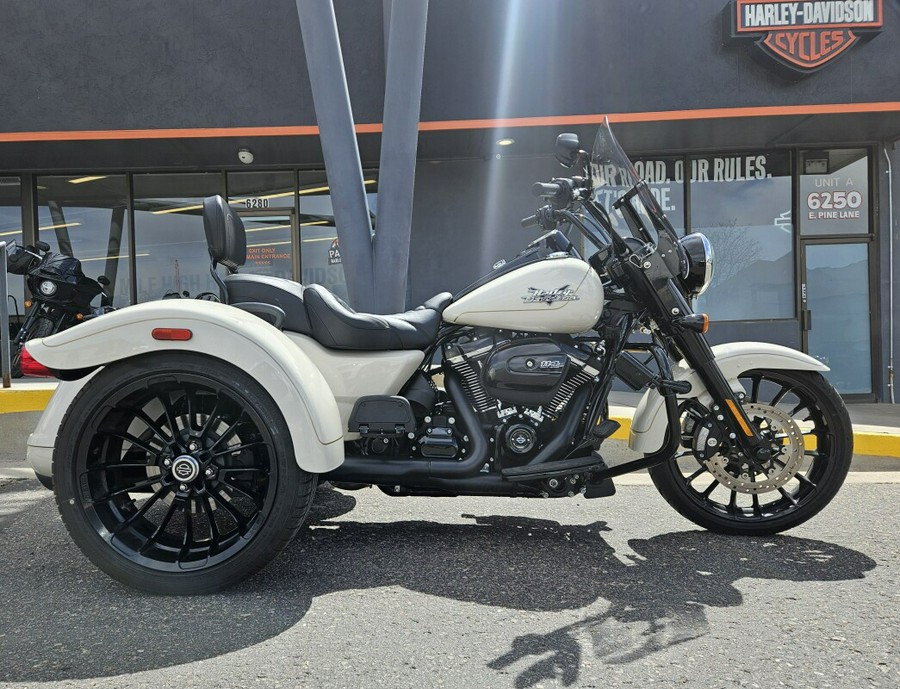2023 Freewheeler FLRT