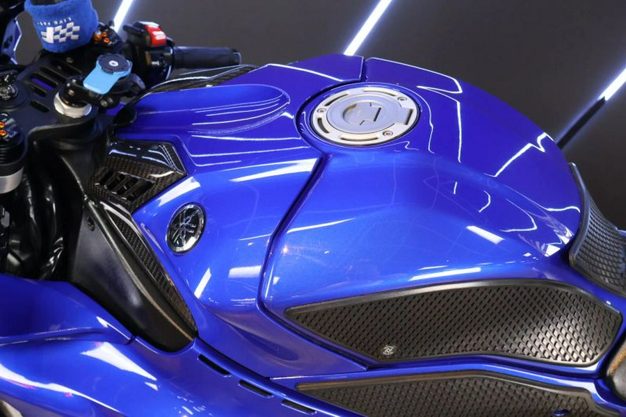 2022 YAMAHA R1