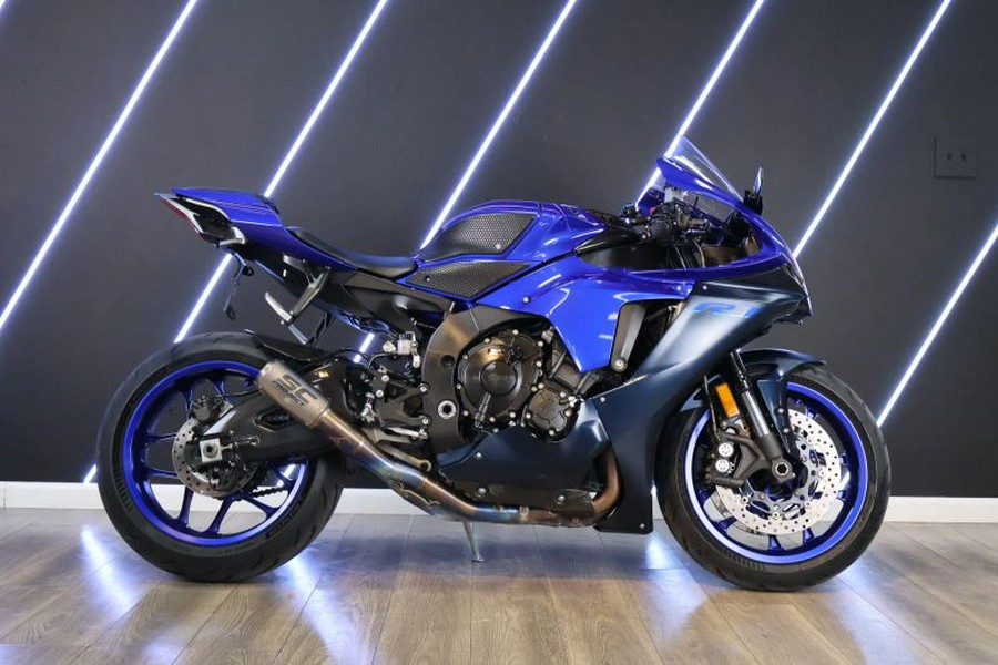 2022 YAMAHA R1