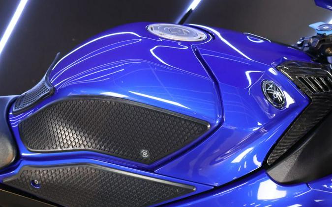 2022 YAMAHA R1
