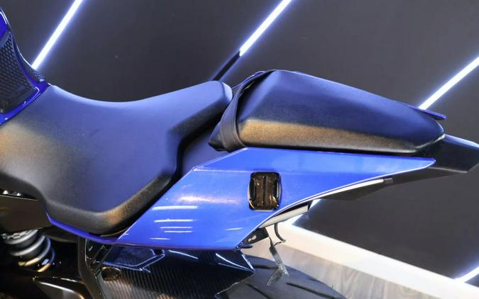 2022 YAMAHA R1