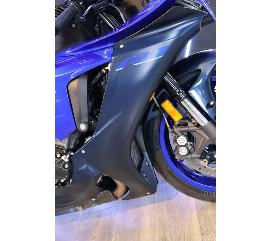 2022 YAMAHA R1