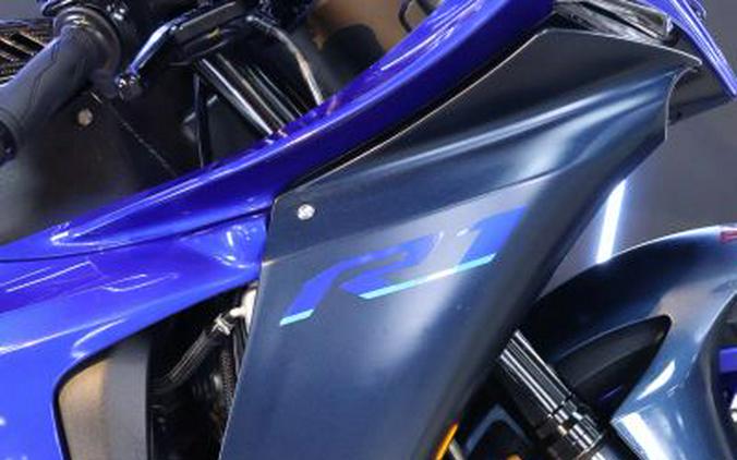 2022 YAMAHA R1