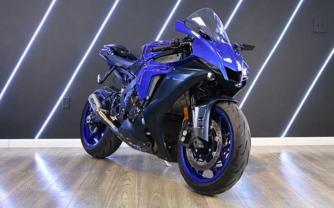 2022 YAMAHA R1
