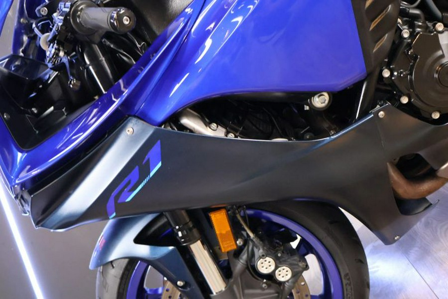 2022 YAMAHA R1