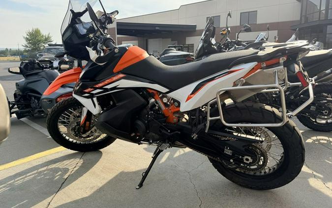 2021 KTM Adventure 890