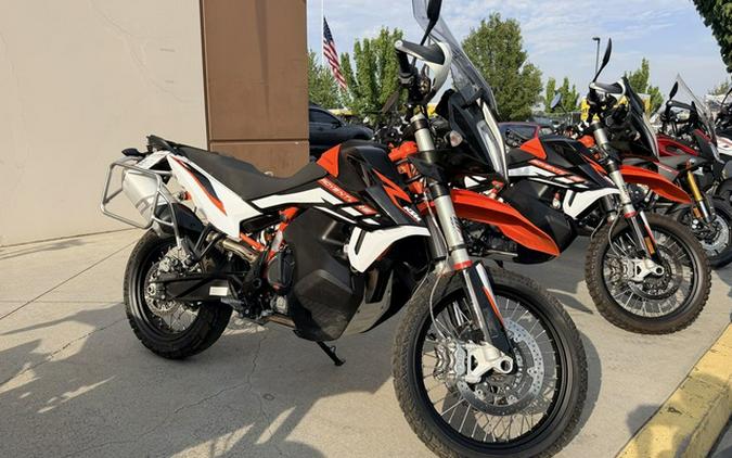 2021 KTM Adventure 890