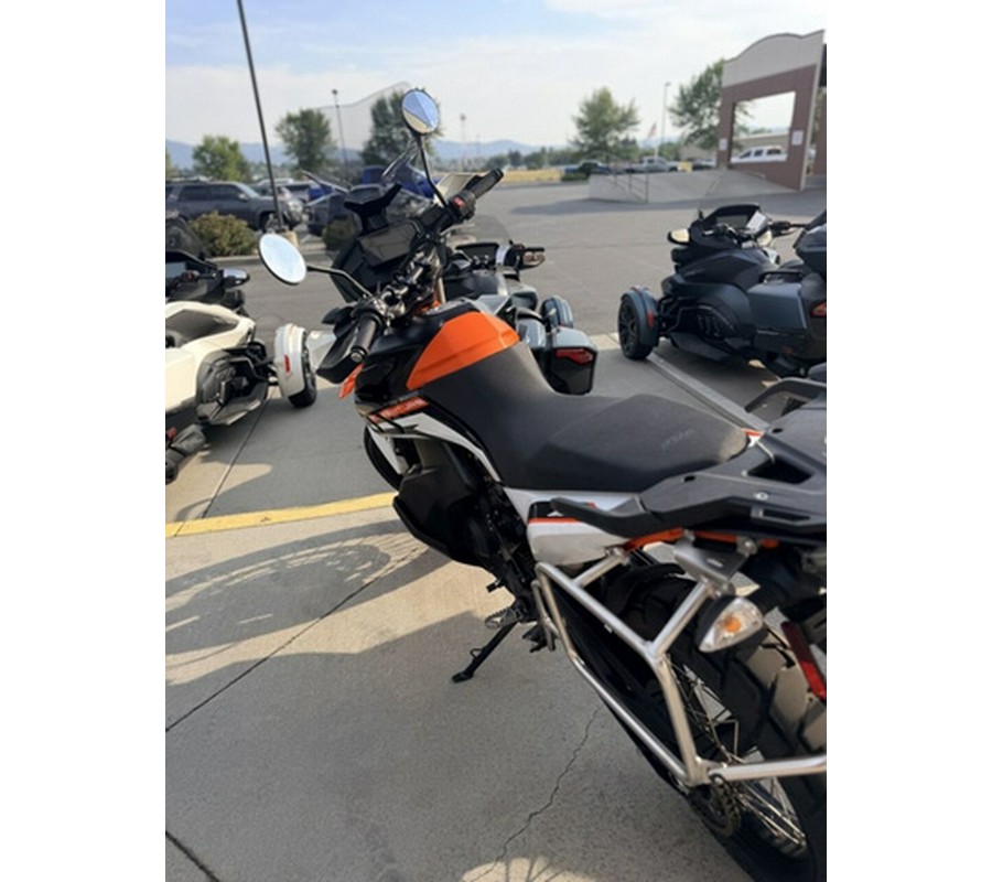 2021 KTM Adventure 890