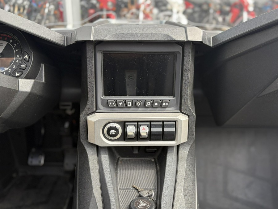 2024 Slingshot SL AUTODRIVE
