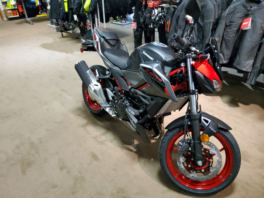 2024 Kawasaki Z500 SE ABS