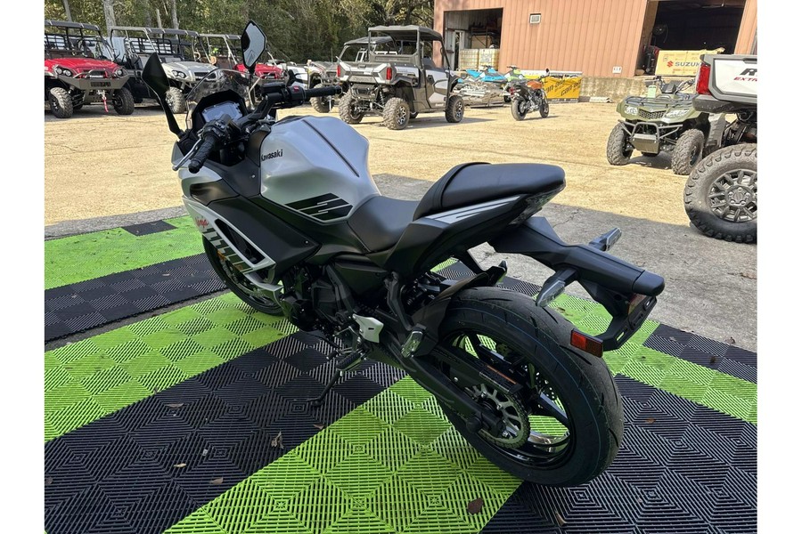 2026 Kawasaki Ninja® 650 ABS