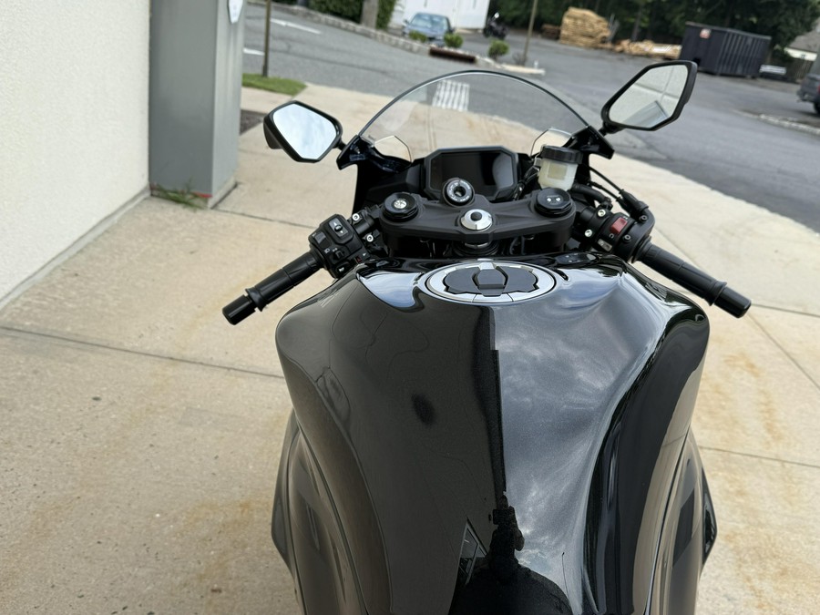 2027 Kawasaki NINJA ZX6R ABS