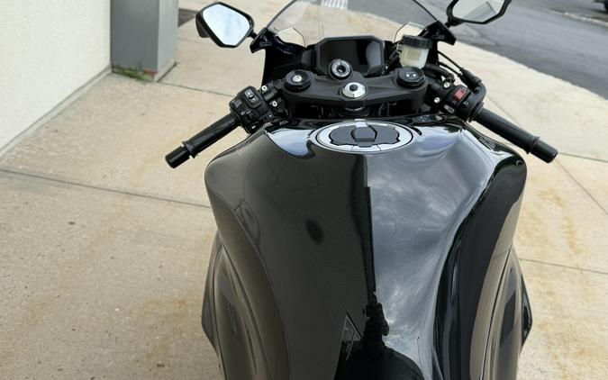 2027 Kawasaki NINJA ZX6R ABS