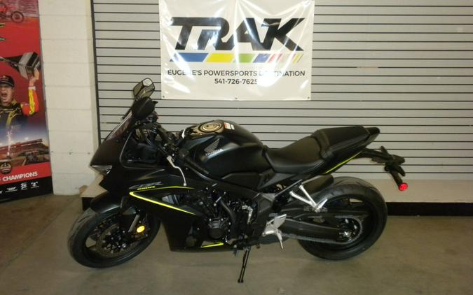 2026 Honda CBR650R E-Clutch