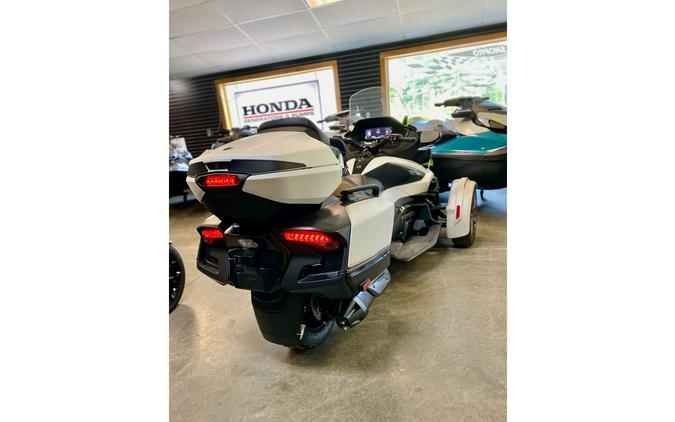 2024 Can-Am RD SPYDER RT STS 1330 SE6 WH SE 24 Base