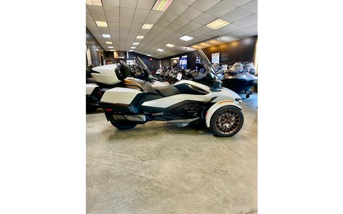 2024 Can-Am RD SPYDER RT STS 1330 SE6 WH SE 24 Base