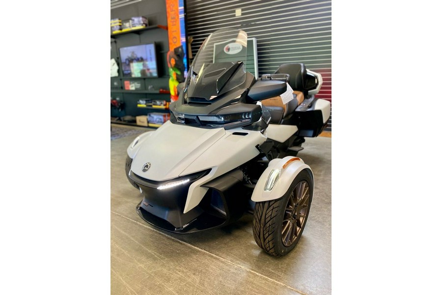 2024 Can-Am RD SPYDER RT STS 1330 SE6 WH SE 24 Base