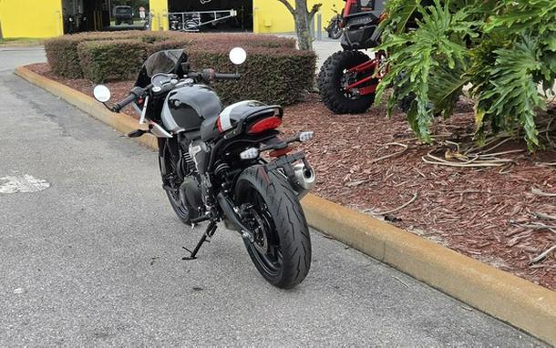 2026 Triumph Thruxton 400 Phantom Black Aluminium Silver