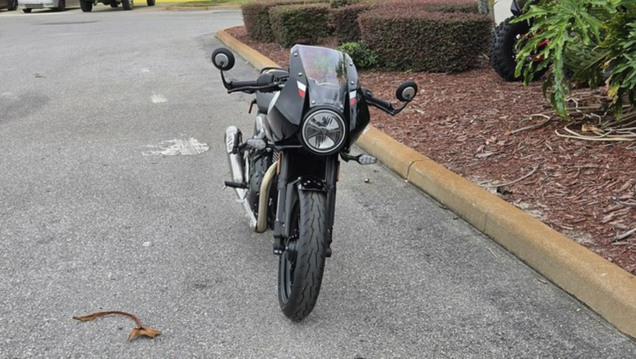 2026 Triumph Thruxton 400 Phantom Black Aluminium Silver