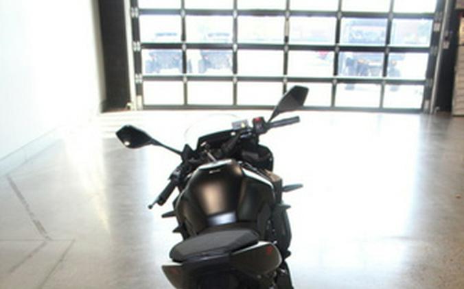 2027 Suzuki GSX800FROM7