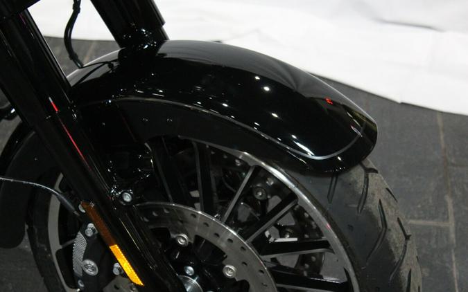 FLTRT 2025 Road Glide® 3