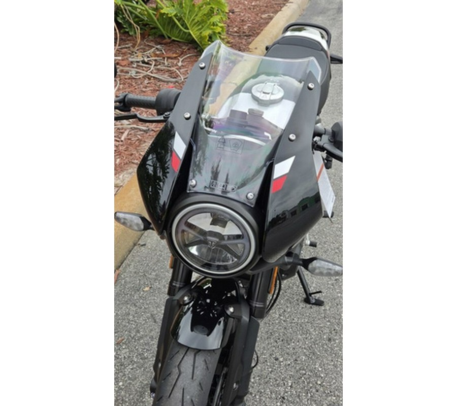 2026 Triumph Thruxton 400 Phantom Black Aluminium Silver