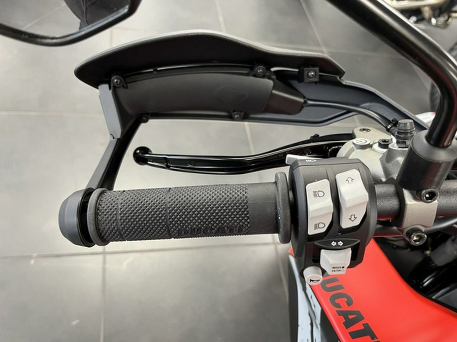2025 DUCATI HYPERMOTARD 950 RVE